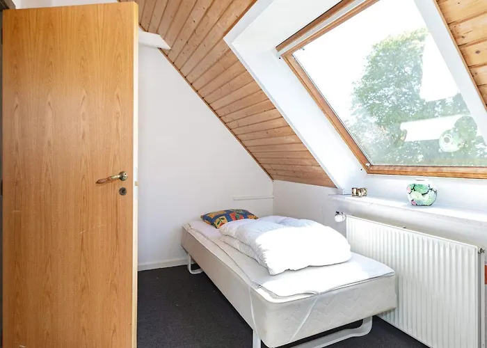 Rustic With Fireplace Дом отдыха *